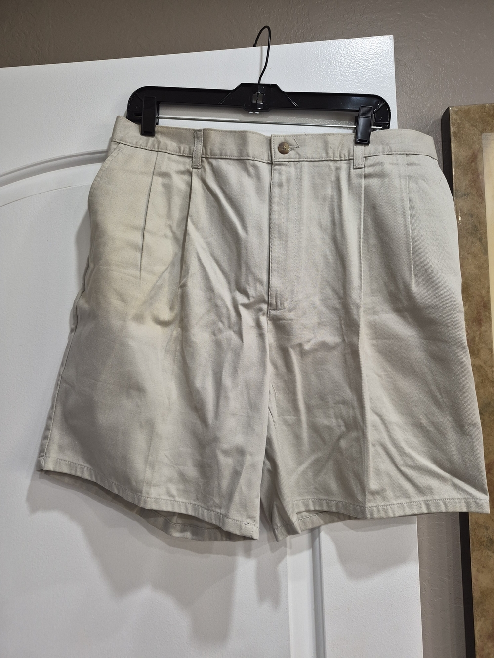 New Men's Pleated Royal Palms Polo Club Shorts in Light Cream Size Mens 38